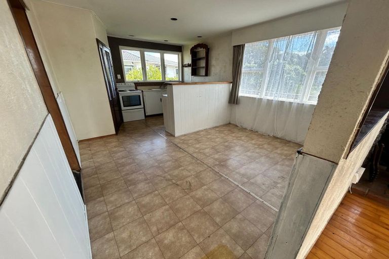 Photo of property in 28 Helena Street, Massey, Auckland, 0614