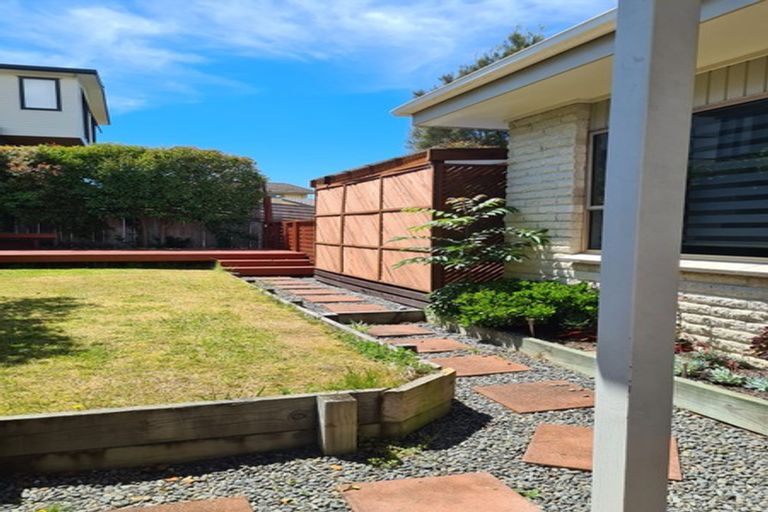 Photo of property in 1/5 Gulf View Road, Murrays Bay, Auckland, 0630
