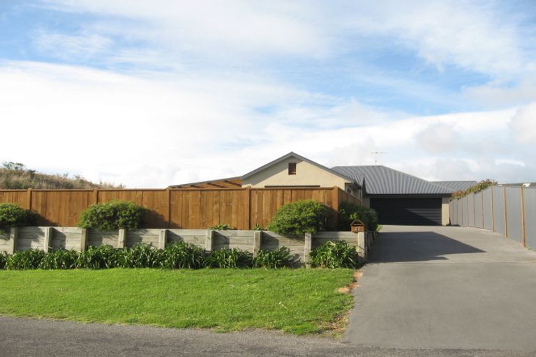 Photo of property in 22 Moa Road, Raumati Beach, Paraparaumu, 5032