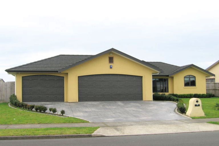 Photo of property in 55 Waiwherowhero Drive, St Andrews, Hamilton, 3200
