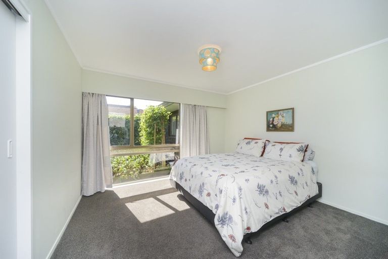 Photo of property in 15 Truscott Grove, Awapuni, Palmerston North, 4412