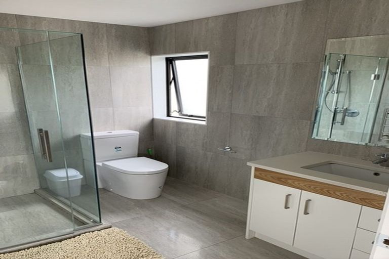 Photo of property in 11 Shelby Place, Long Bay, Auckland, 0630