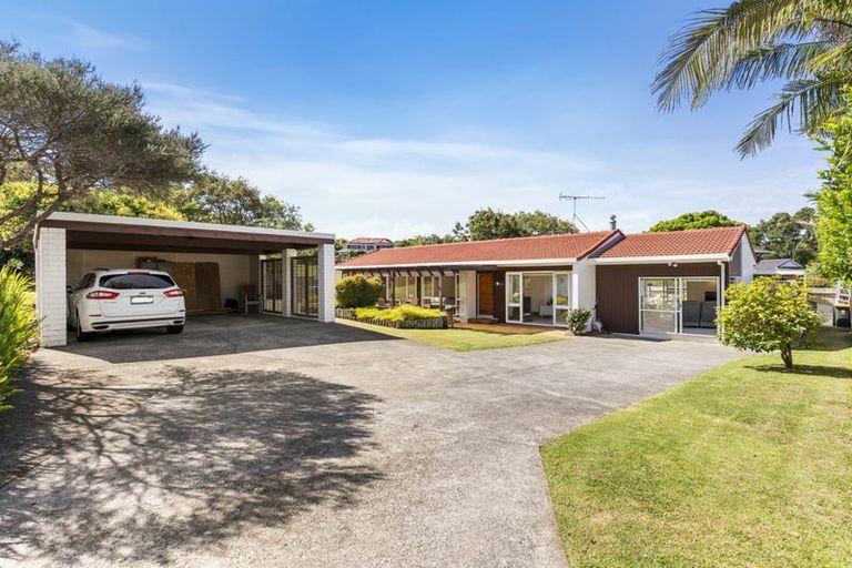 Photo of property in 30 Ganymede Place, Half Moon Bay, Auckland, 2012