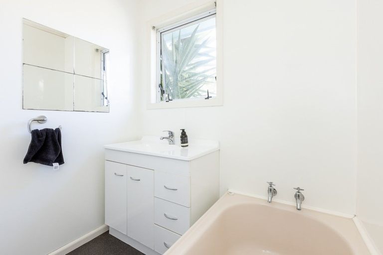 Photo of property in 5 Kenny Avenue, Ahuriri, Napier, 4110