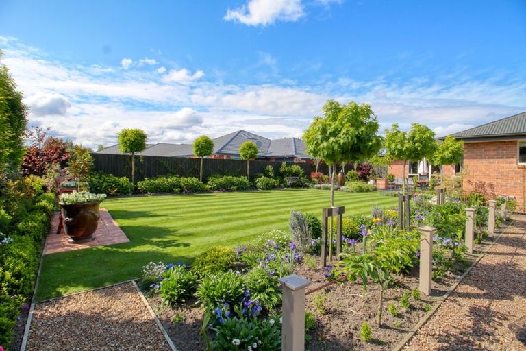 Photo of property in 11 Steane Place, Halswell, Christchurch, 8025