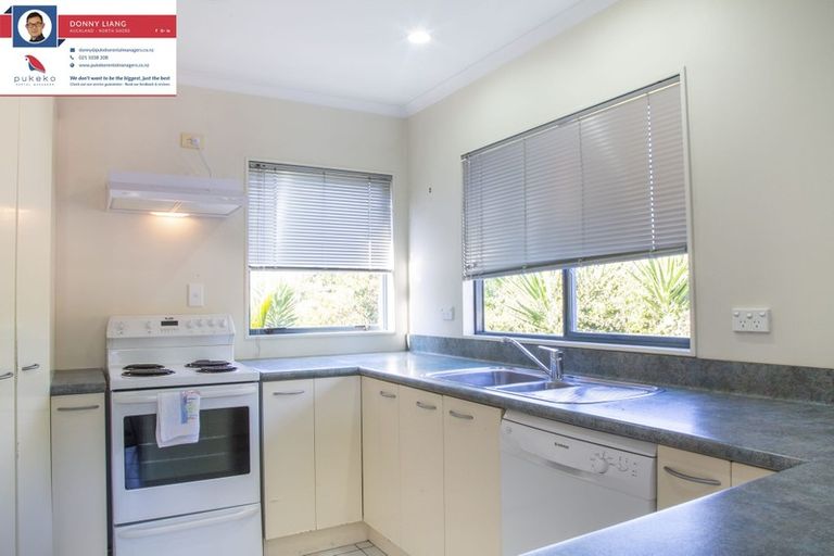 Photo of property in 2/682 East Coast Road, Pinehill, Auckland, 0630