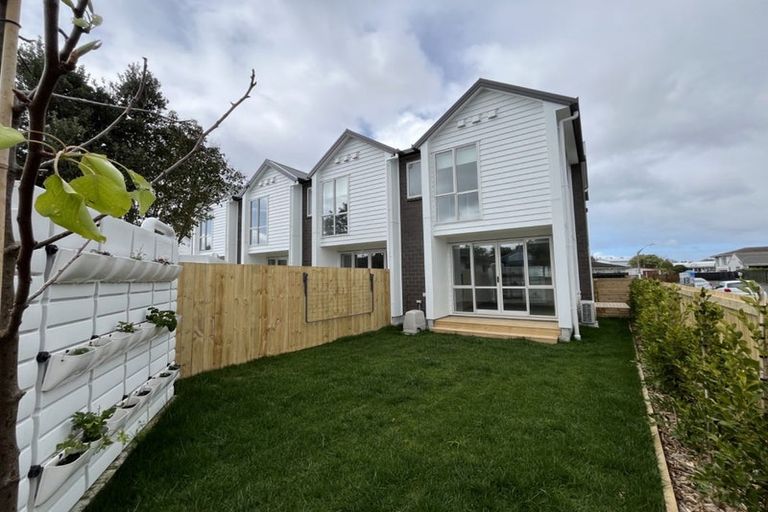 Photo of property in 12a Greenock Road, Ranui, Auckland, 0612