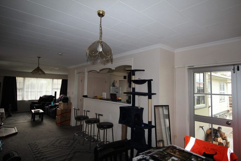 Photo of property in 27 Dunk Place, Milson, Palmerston North, 4414