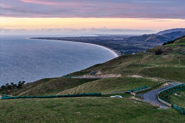 Photo of property in 1275 Paekakariki Hill Road, Paekakariki Hill, Porirua, 5381