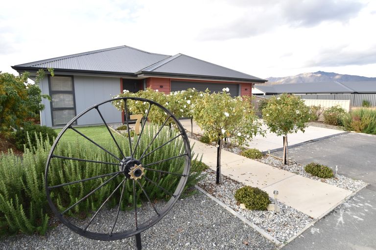 Photo of property in 7 Cirrus Place, Omarama, 9412