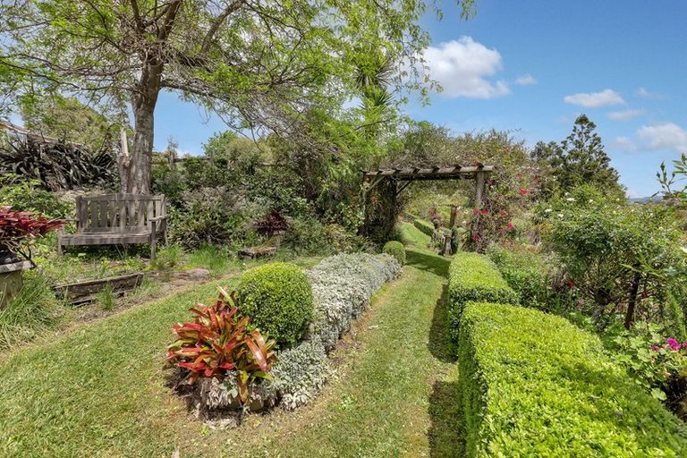 Photo of property in 2 Byles Road, Opuawhanga, Hikurangi, 0181