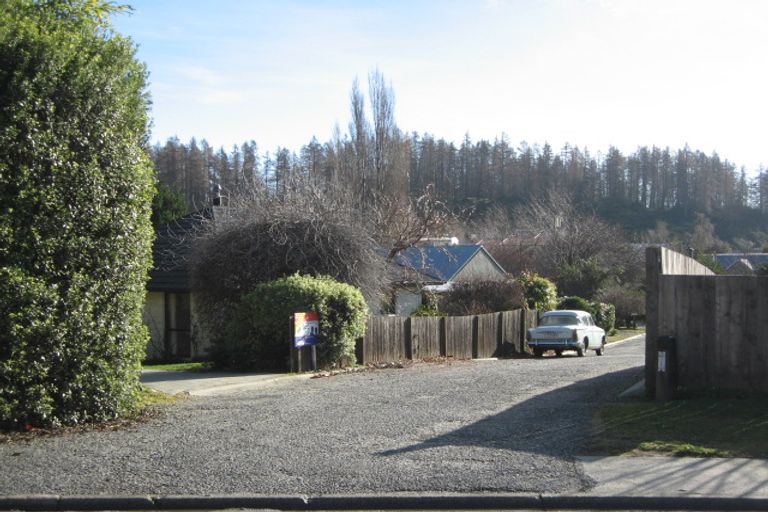 Photo of property in 22 Heuchan Lane, Wanaka, 9305