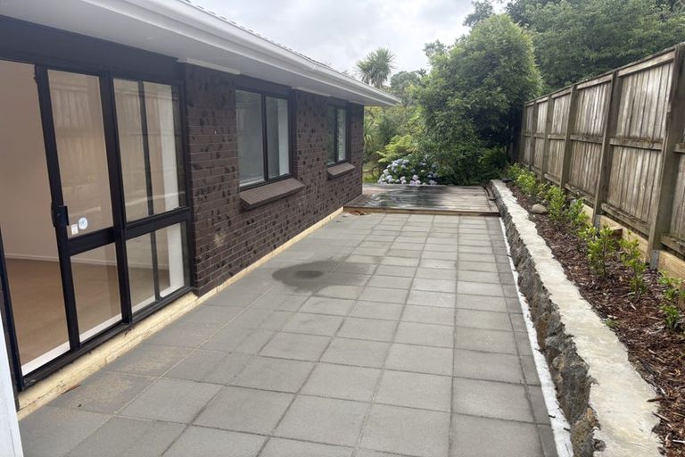 Photo of property in 14 Mark Edward Drive, Half Moon Bay, Auckland, 2012