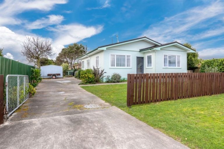Photo of property in 38 Kirk Street, Otaki, 5512
