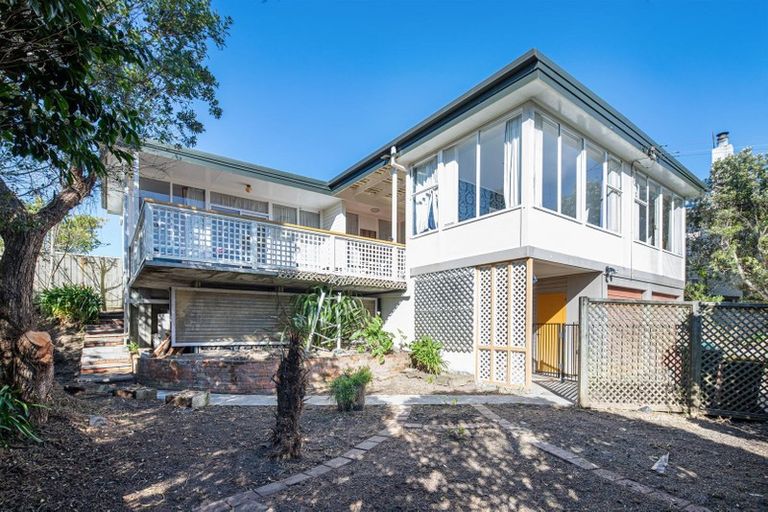 Photo of property in 54 Bassett Road, Johnsonville, Wellington, 6037