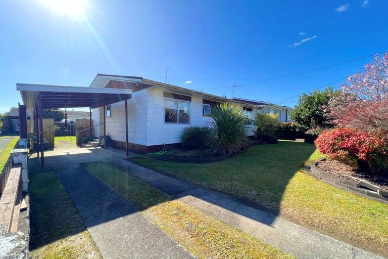 Photo of property in 15 Lewis Street, Glenview, Hamilton, 3206