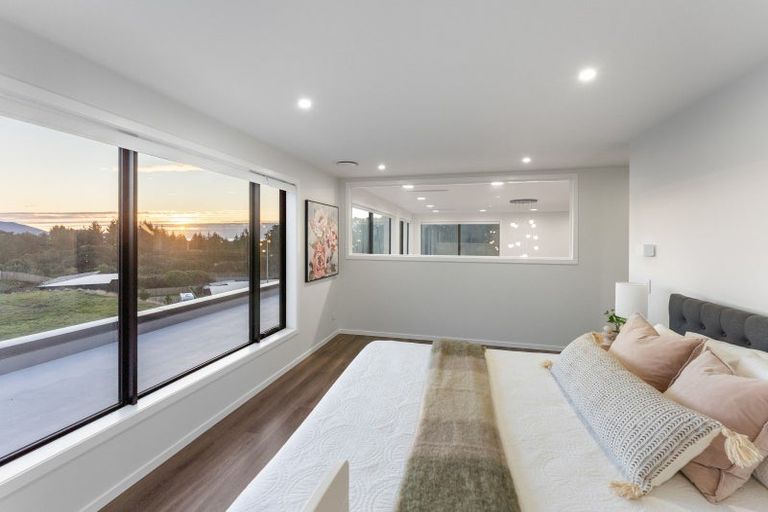 Photo of property in 1 Stetson Rise, Waikanae, 5391