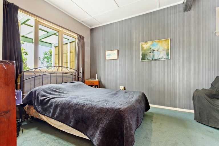 Photo of property in 50 Great North Road, Riverhead, 0820