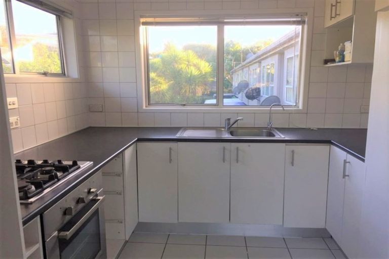 Photo of property in 2/42 Sheridan Drive, New Lynn, Auckland, 0600