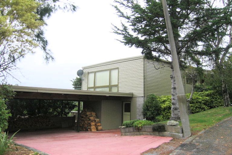 Photo of property in 5 Hobbit Lane, Pinehaven, Upper Hutt, 5371