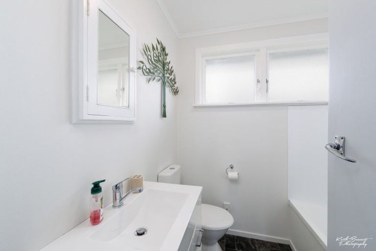 Photo of property in 1/400 Fergusson Drive, Heretaunga, Upper Hutt, 5018