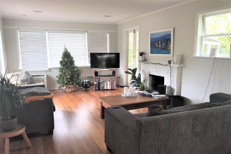 Photo of property in 33 Orion Place, Hillcrest, Auckland, 0627