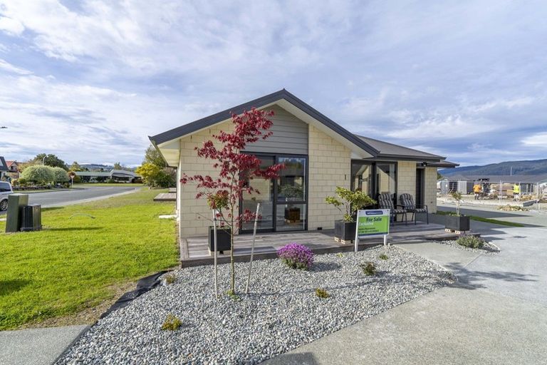 Photo of property in 28/10 Pop Andrew Drive, Te Anau, 9600