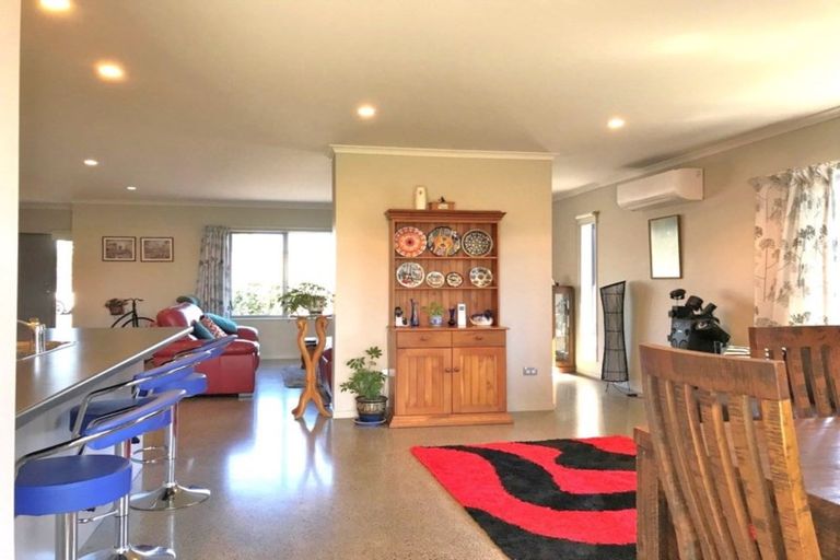 Photo of property in 369 One Tree Point Road, One Tree Point, 0118