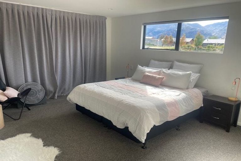 Photo of property in 24 Grandview Road, Lake Hawea, 9382