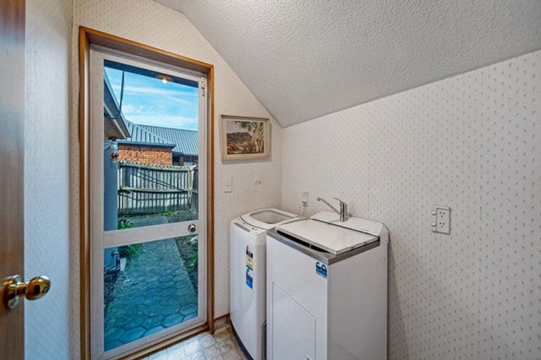 Photo of property in 2/52a Berkshire Drive, Avonhead, Christchurch, 8042