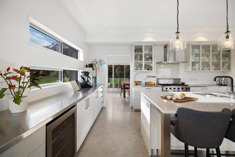 Photo of property in 2 Tasman Terrace, Drift Bay, Queenstown, 9371
