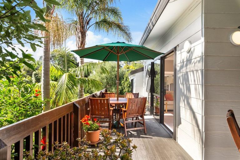 Photo of property in 2/19 Valley Road, Browns Bay, Auckland, 0630