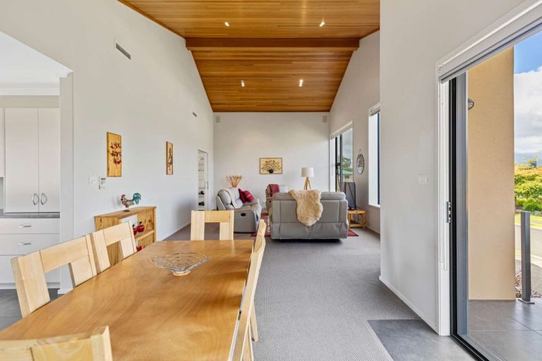 Photo of property in 28 Noble Johnston Drive, Katikati, 3129