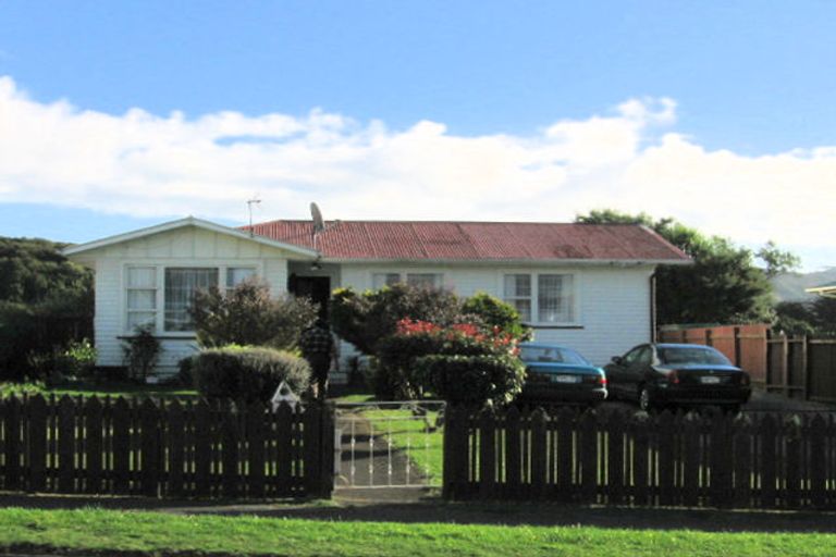 Photo of property in 98 Sievers Grove, Cannons Creek, Porirua, 5024