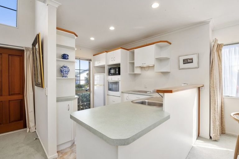 Photo of property in 38 Lakeridge Close, Rangatira Park, Taupo, 3330