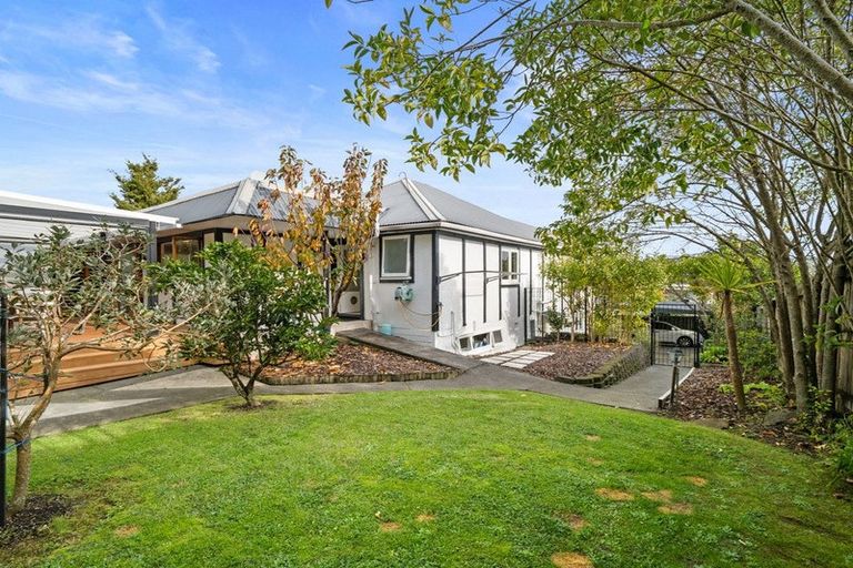 Photo of property in 2/531 Beach Road, Murrays Bay, Auckland, 0630