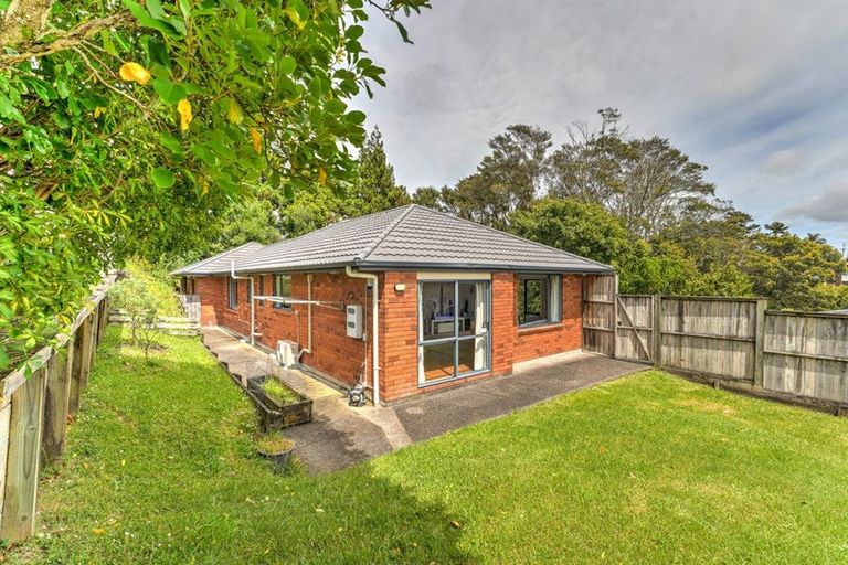 Photo of property in 115c Woodglen Road, Glen Eden, Auckland, 0602