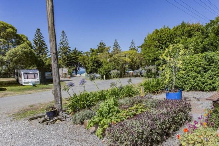 Photo of property in 42 Moody Street, Gore Bay, Cheviot, 7383