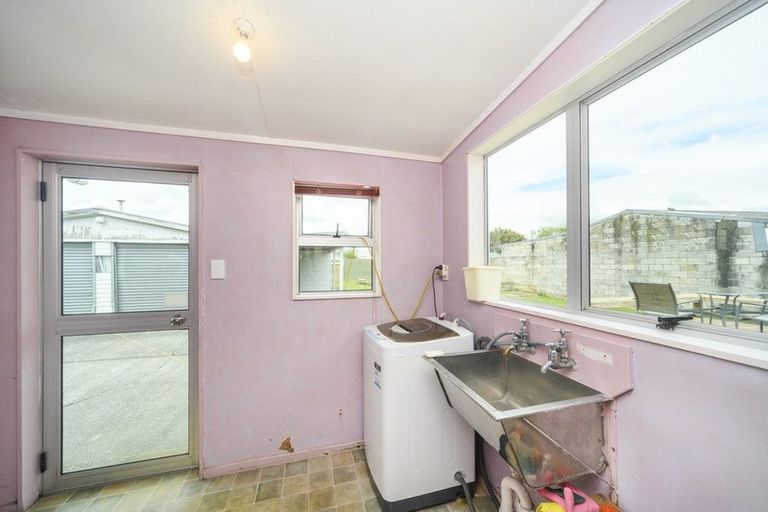 Photo of property in 9 Hinau Place, Cloverlea, Palmerston North, 4412
