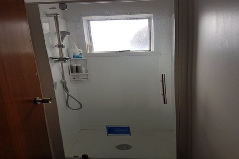 Photo of property in 32 Whites Line West, Woburn, Lower Hutt, 5010