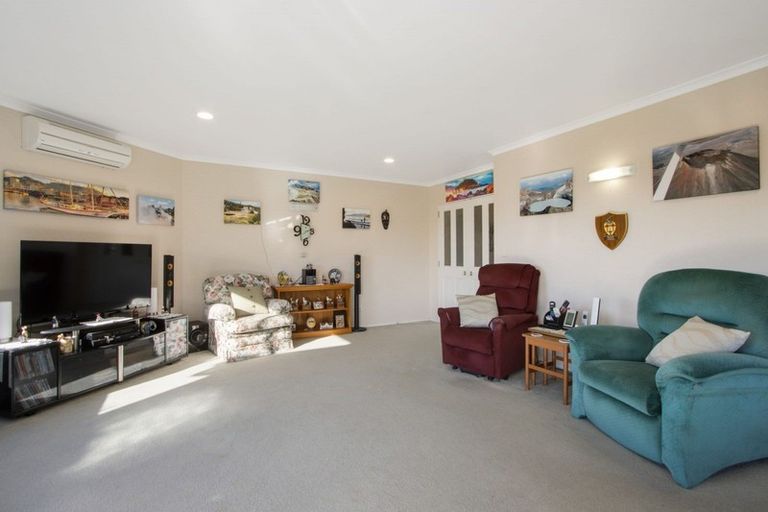 Photo of property in 16 Donegal Place, Katikati, 3129