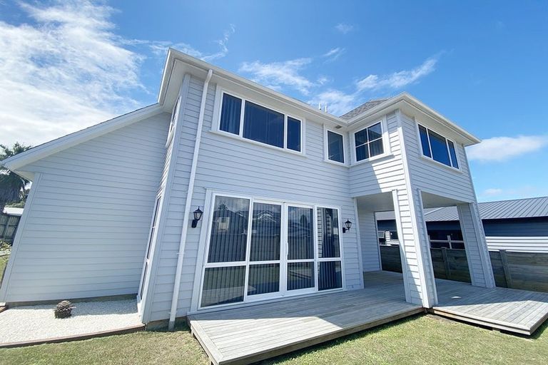 Photo of property in 27 Howe Street, Howick, Auckland, 2014