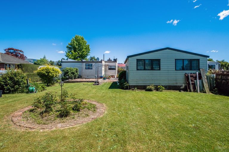 Photo of property in 39 Rhodes Street, Waimate, 7924