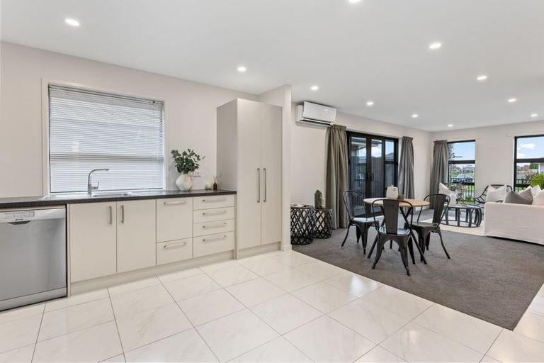 Photo of property in 69 Packard Crescent, Halswell, Christchurch, 8025