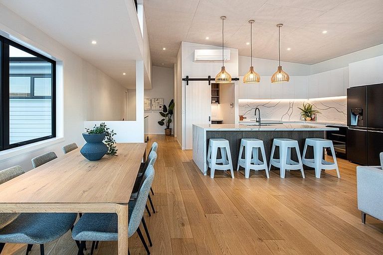 Photo of property in 27a Beechwood Road, Rothesay Bay, Auckland, 0630