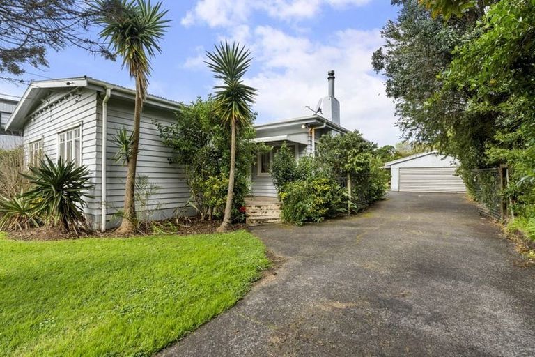 Photo of property in 93 Lynwood Road, New Lynn, Auckland, 0600
