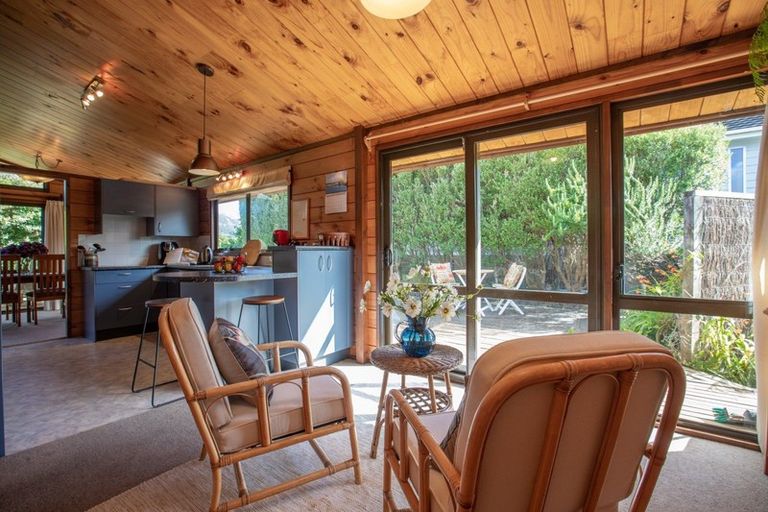 Photo of property in 31a Ranui Terrace, Tawa, Wellington, 5028