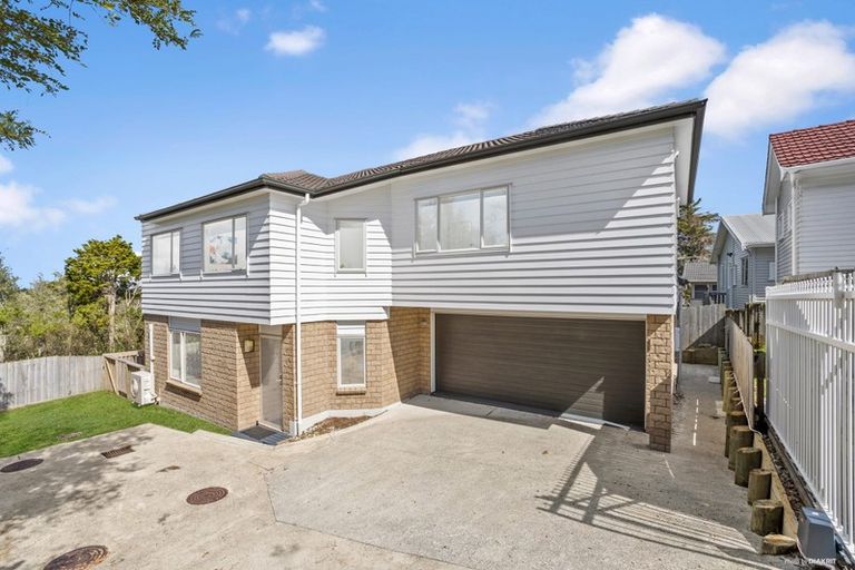 Photo of property in 2/63 Pupuke Road, Birkenhead, Auckland, 0627