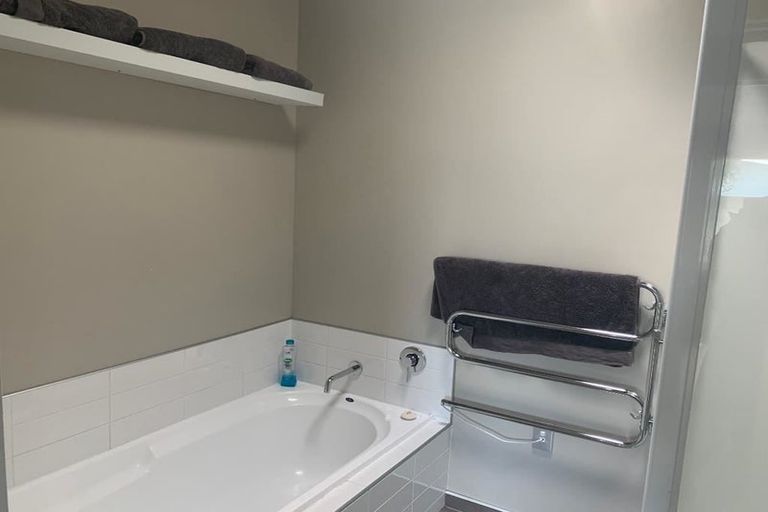 Photo of property in 96a Packe Street, Edgeware, Christchurch, 8013