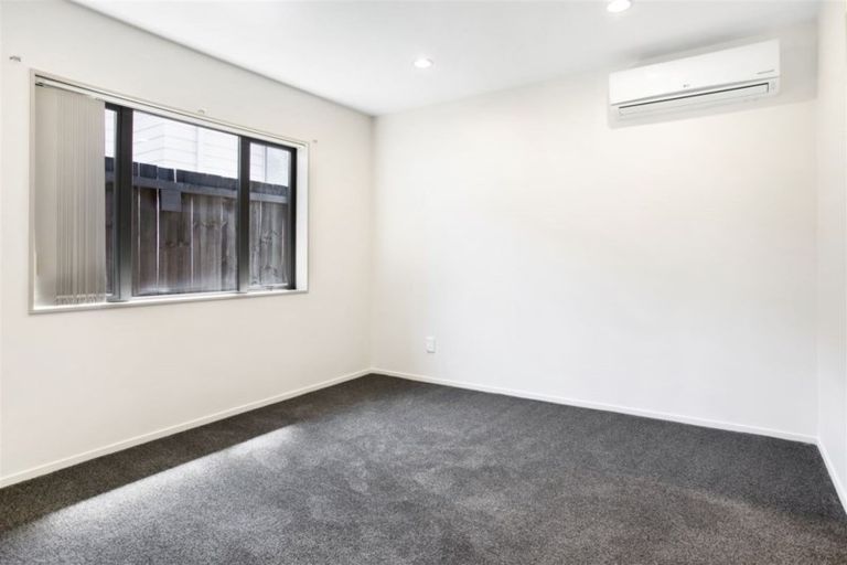 Photo of property in 318 Triangle Road, Massey, Auckland, 0614